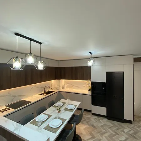 Erlaiden Luxury * Shkodër